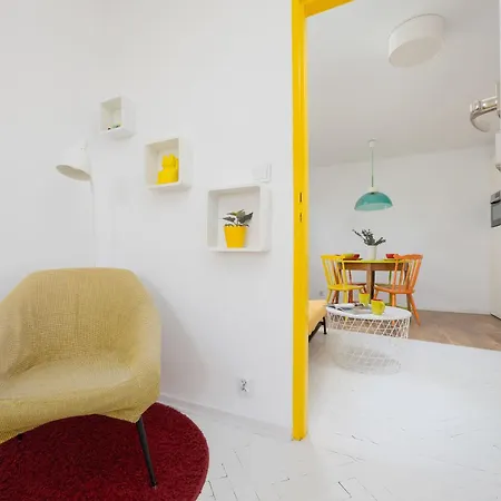 Colorful Two Bedroom Platynowa Perfect For Remote Work By Renters * وارسو