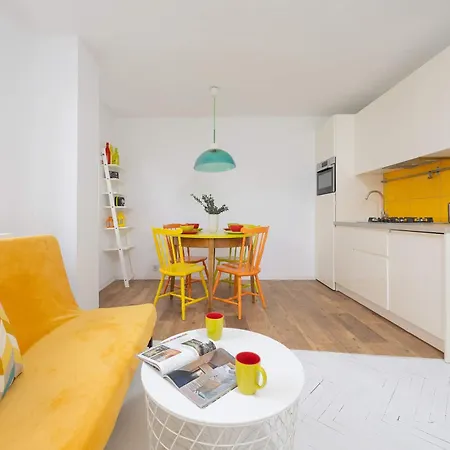 Colorful Two Bedroom Platynowa Perfect For Remote Work By Renters * وارسو