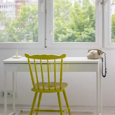 Apartamento Colorful Two Bedroom Platynowa Perfect For Remote Work By Renters Varsovia