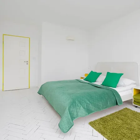 Appartement Colorful Two Bedroom Platynowa Perfect For Remote Work By Renters Varsovie