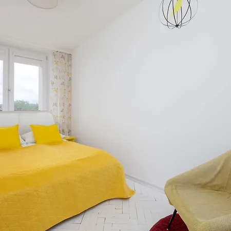 Colorful Two Bedroom Platynowa Perfect For Remote Work By Renters Varsovie